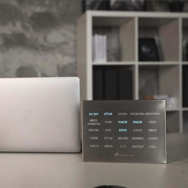 Elegancki Zegar LED do Biura build-yours BoxClock w języku niemieckim, szczotkowana stal Powystawowy - obrazek 5