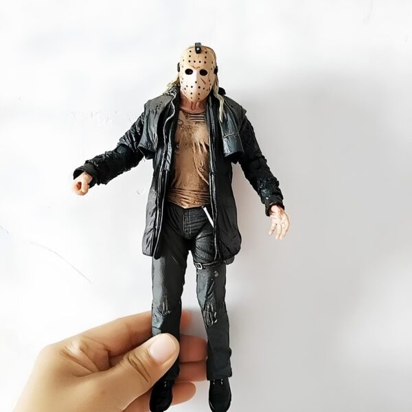 Figurka Jason Voorhees Piątek 13-go 18 cm kolekcjonerska figurka kultowego bohatera horrorów - obrazek 4