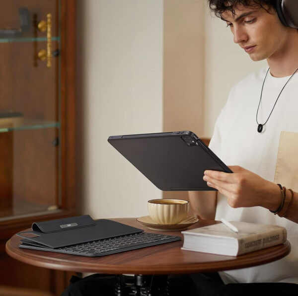 Etui z klawiaturą ESR Ascend Case Lite 6B006, iPad Pro 12.9 2022, niemiecki układ klawiatury QWERTZ czarne - obrazek 7