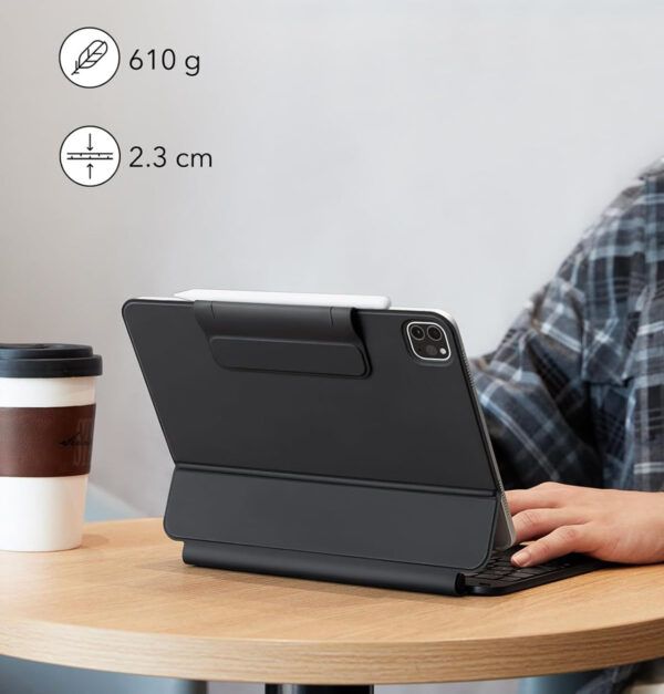 Czarne etui ESR 6B012A do iPada Air 11" (M2, 2024) z klawiaturą, Używany - obrazek 7