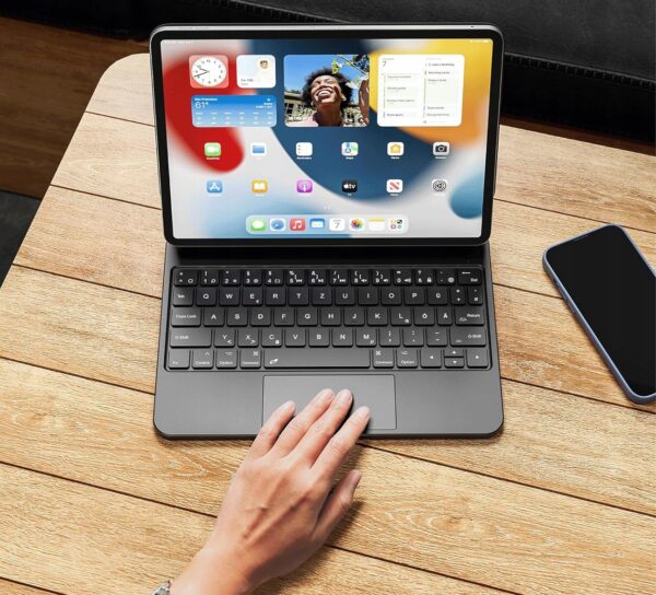 Etui Earto do iPada Air 5 z klawiaturą QWERTZ, 7-kolorowym podświetleniem iPad 11 Pro - obrazek 7