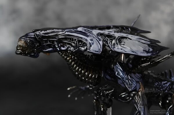 Figurka Królowej Obcych z filmu Obcy 32 cm realistyczna kolekcjonerska postać z serii filmów Alien - obrazek 9
