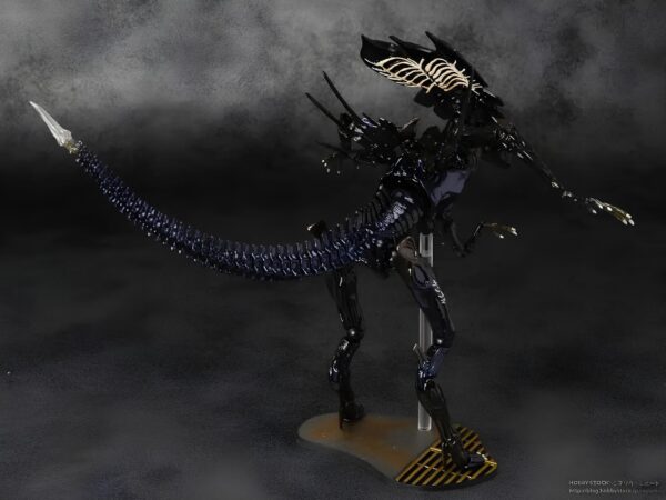 Figurka Królowej Obcych z filmu Obcy 32 cm realistyczna kolekcjonerska postać z serii filmów Alien - obrazek 6