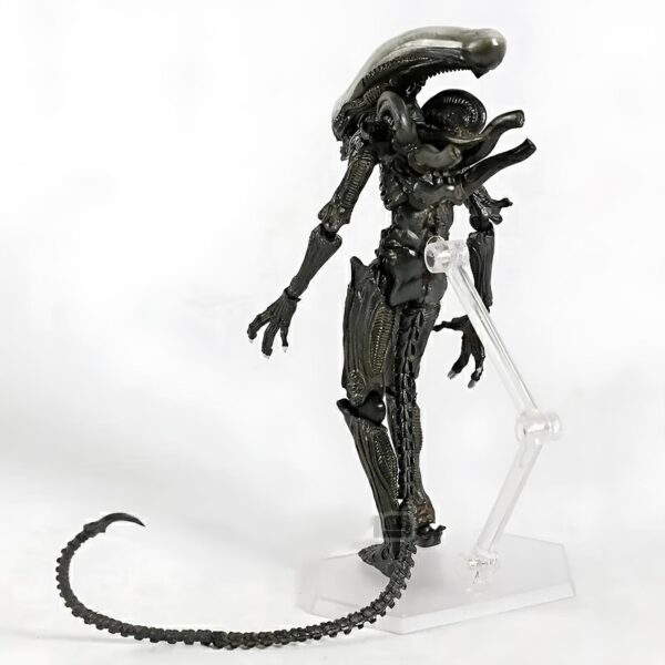 Figurka Xenomorpha z filmu Obcy 16 cm realistyczna figurka kolekcjonerska dla fanów sagi Alien - obrazek 3