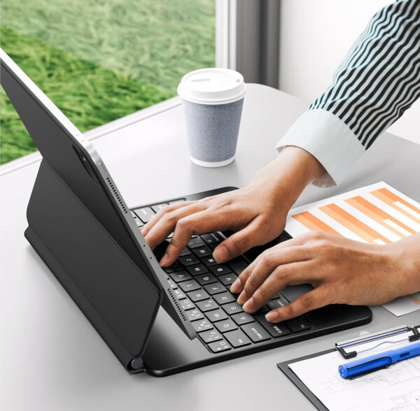 Etui z klawiaturą Earto do iPad Pro 12.9 (M2, 2024), 7 RGB, magnetyczne, QWERTY - obrazek 3