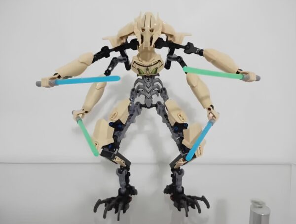 Figurka Generał Grievous z filmu Gwiezdne Wojny 32 cm figurka Star Wars kolekcjonerska - obrazek 2
