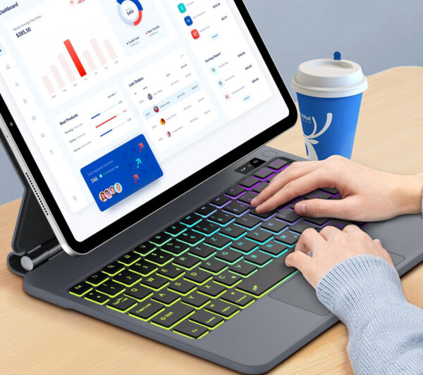 Klawiatura z etui SENGBIRCH do iPad 10 10.9 cala QWERTZ podświetlana czarna - obrazek 6