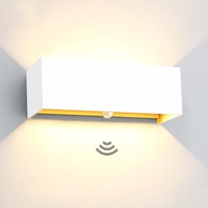 Kingwen Lampa ścienna z czujnikiem ruchu 30W, 3000K, IP65, biała