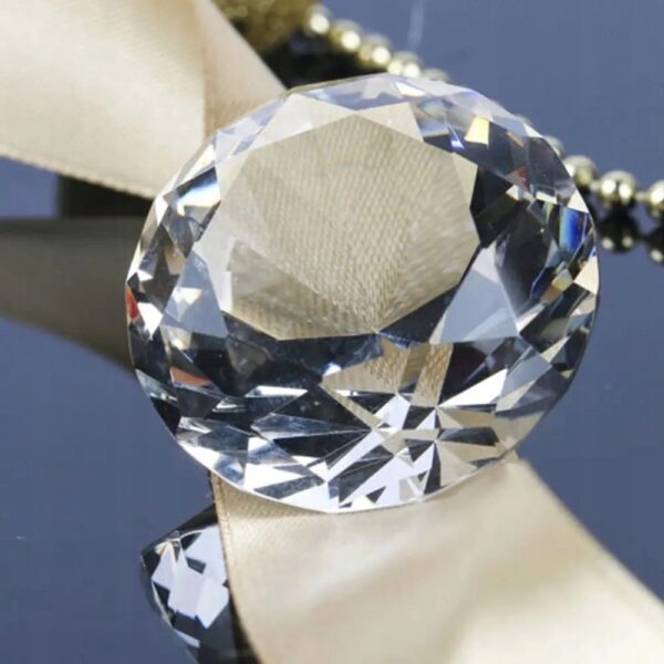 Diament ze szkła kryształowego K9 Kryształ dekoracyjny diament K9 z przezroczystego szkła, idealny do wystroju wnętrz - obrazek 4