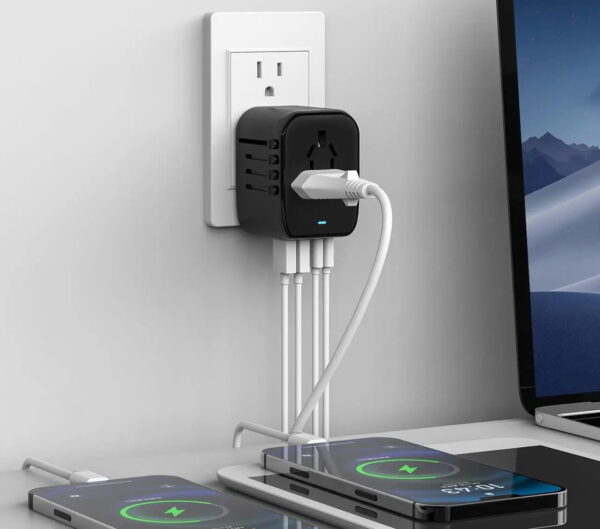 Uniwersalny adapter podróżny USB-A x2/USB-C x2 do ładowania czarny - obrazek 5