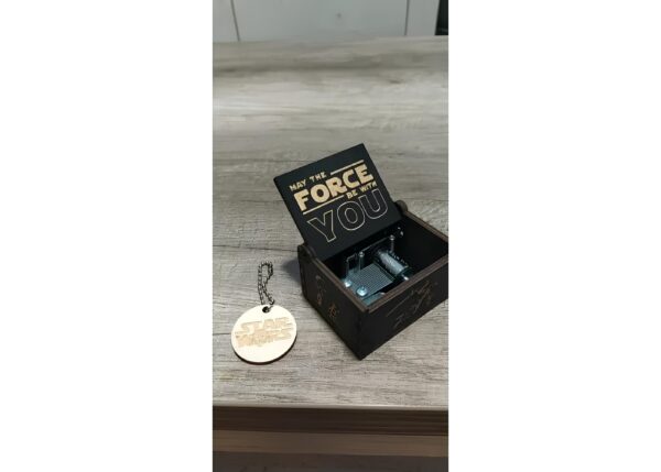 Pozytywka Gwiezdne Wojny Star Wars ręczna pozytywka z melodią dla fanów serii i kolekcjonerów - obrazek 3